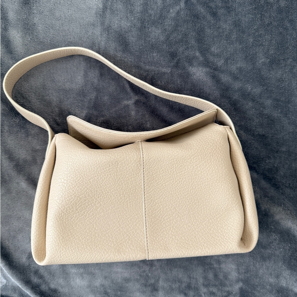 Banana Republic Shoulder Bag - Picture 2 of 3
